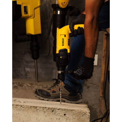 Купити Перфоратор мережевий SDS-Plus DeWALT D25133K. Офіційний фірмовий магазин Dewalt Stanley Black+Decker Bostitch, фірмова гарантія
