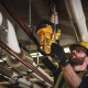 Купити Різак шпильок акумуляторний DeWALT DCS350NT. Офіційний фірмовий магазин Dewalt Stanley Black+Decker Bostitch, фірмова гарантія