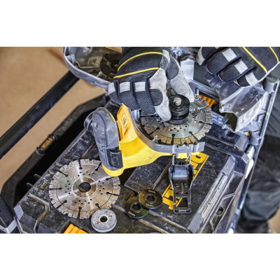 Купити Штроборіз акумуляторний безщітковий DeWALT DCG200T2. Офіційний фірмовий магазин Dewalt Stanley Black+Decker Bostitch, фірмова гарантія